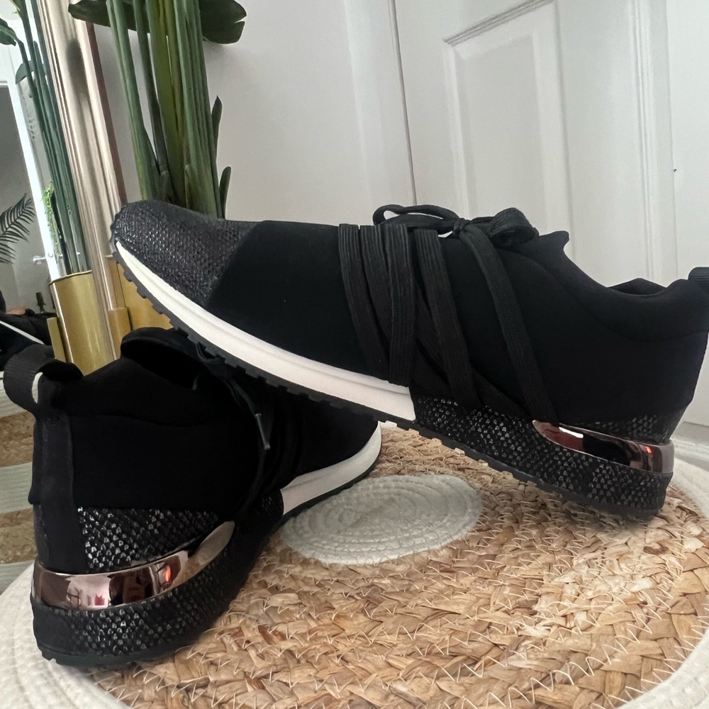 European Culture Black Athletic Shoes with Sleek Design glittery toe and heel